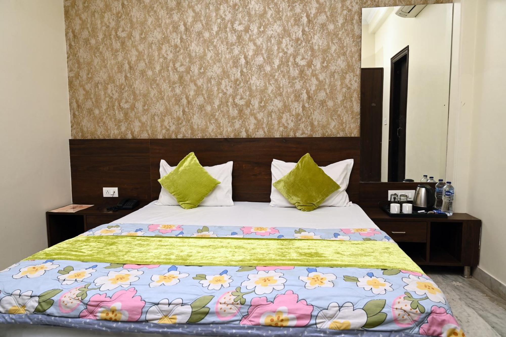 Hotel Pulse Inn Near Railway Station Jaipur Eksteriør billede