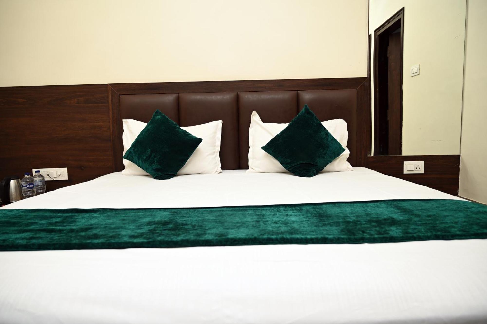 Hotel Pulse Inn Near Railway Station Jaipur Eksteriør billede